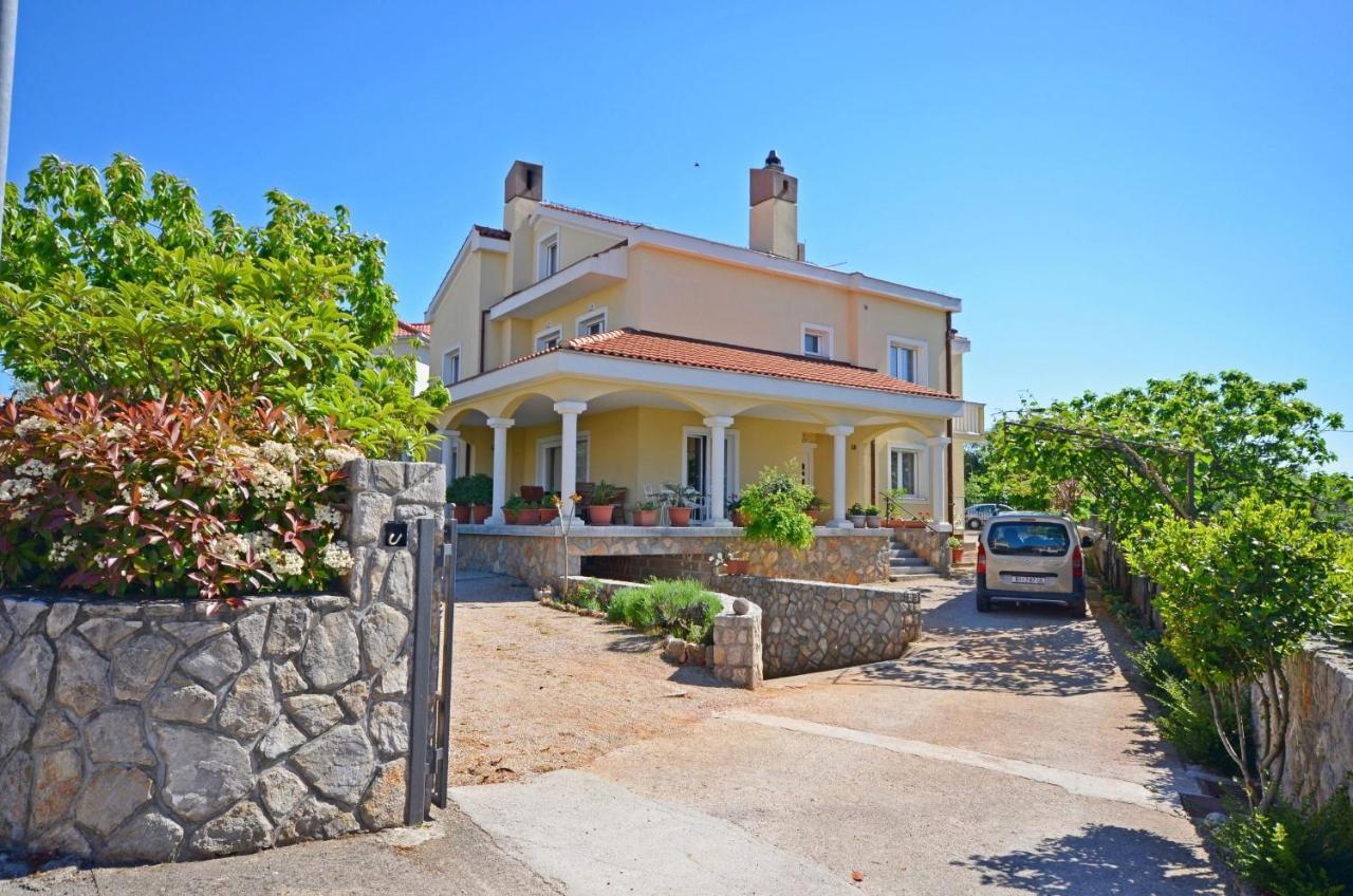 מאלינסקה Apartments Vesna מראה חיצוני תמונה
