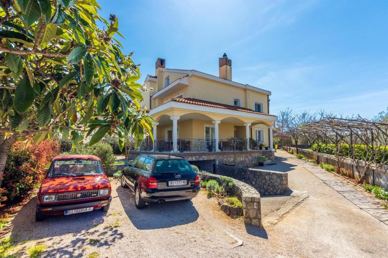 מאלינסקה Apartments Vesna מראה חיצוני תמונה