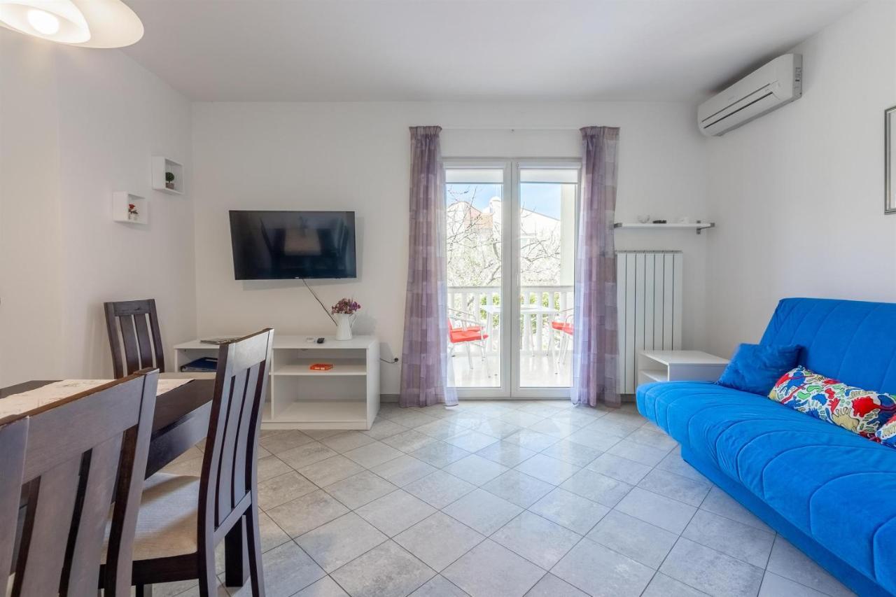 מאלינסקה Apartments Vesna מראה חיצוני תמונה