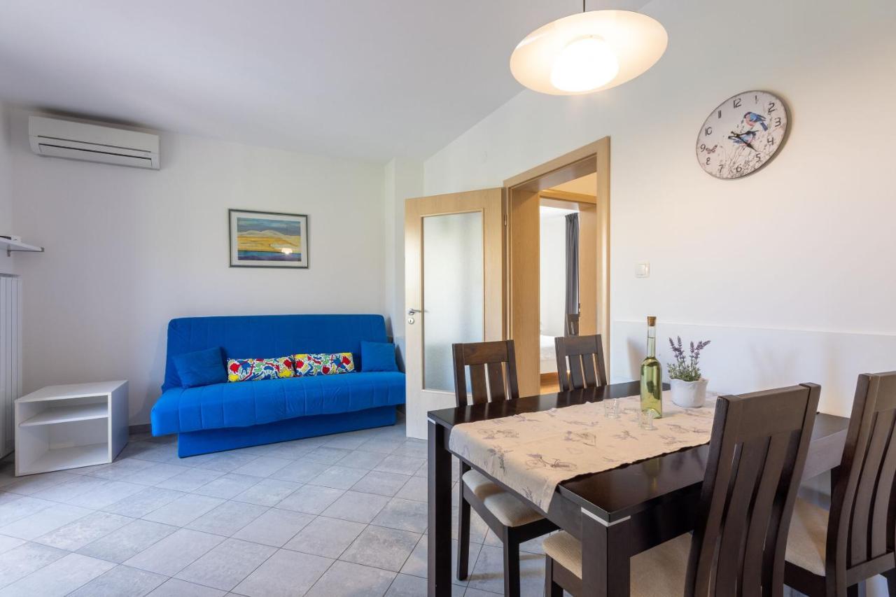 מאלינסקה Apartments Vesna מראה חיצוני תמונה