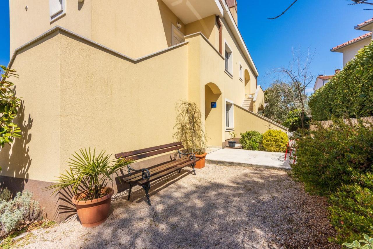 מאלינסקה Apartments Vesna מראה חיצוני תמונה