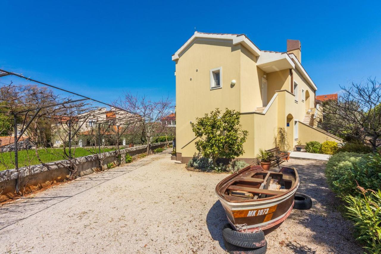 מאלינסקה Apartments Vesna מראה חיצוני תמונה