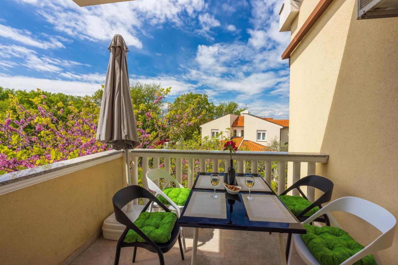 מאלינסקה Apartments Vesna מראה חיצוני תמונה