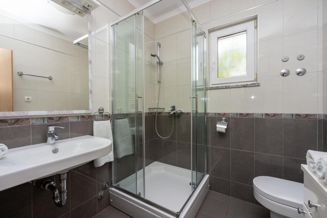 מאלינסקה Apartments Vesna מראה חיצוני תמונה