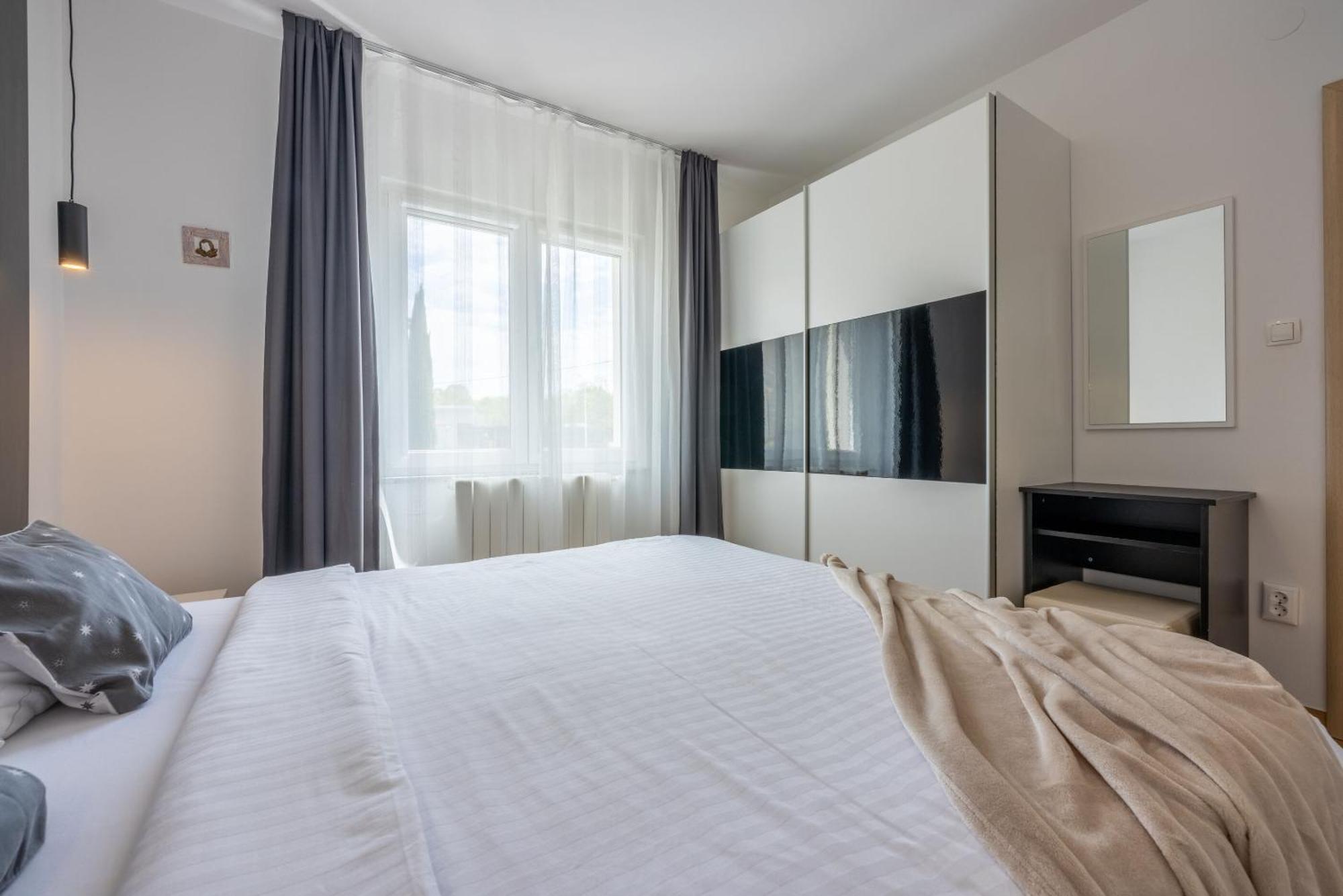 מאלינסקה Apartments Vesna מראה חיצוני תמונה