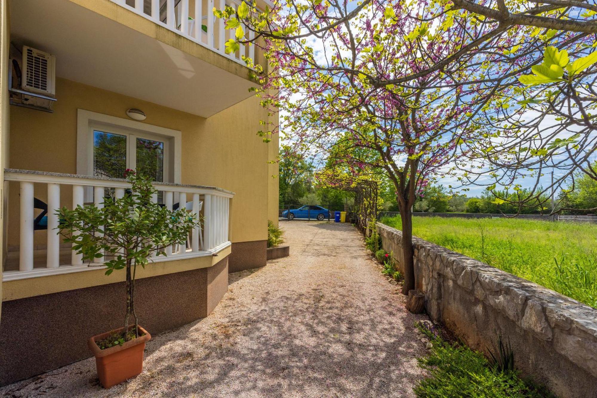 מאלינסקה Apartments Vesna מראה חיצוני תמונה