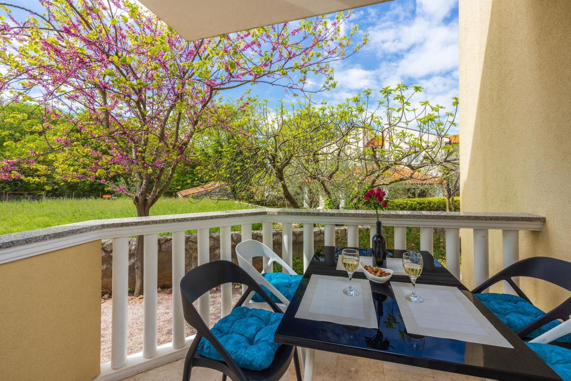 מאלינסקה Apartments Vesna מראה חיצוני תמונה