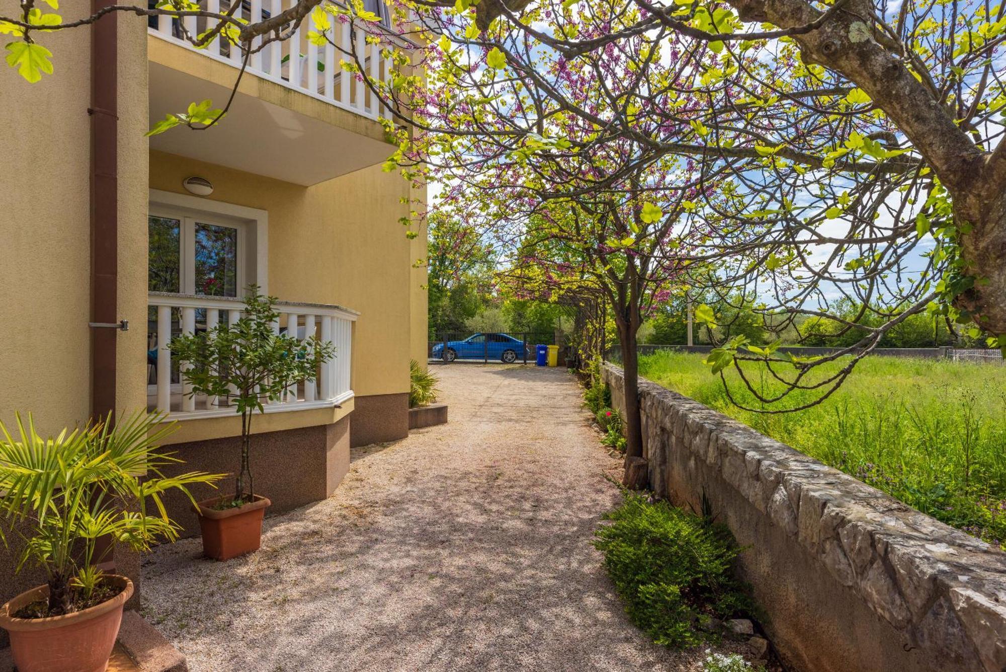 מאלינסקה Apartments Vesna מראה חיצוני תמונה